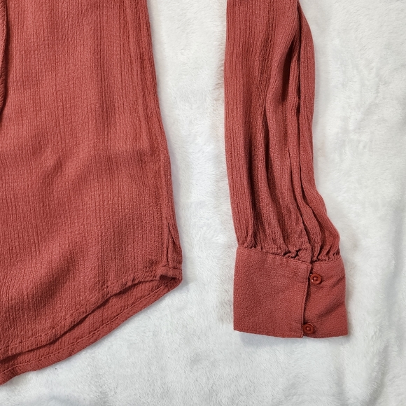 Hinge V-Neck Long Sleeve Blouse Ruffle Tie Neck Salmon Pink Size Small - Picture 6 of 10